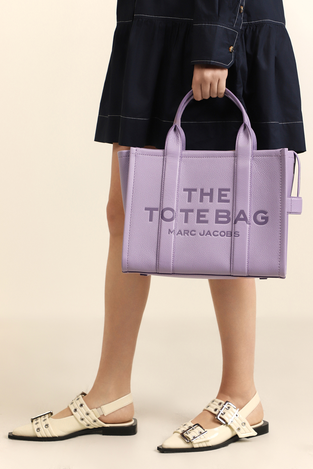 תמונת כל הלוק של תיק טוט מדיום